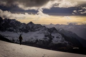 Hike a 3000 meters in the Alps - Tete Blanche