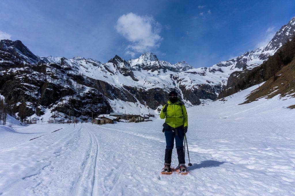 Day hike from Japan to the Italian Alps