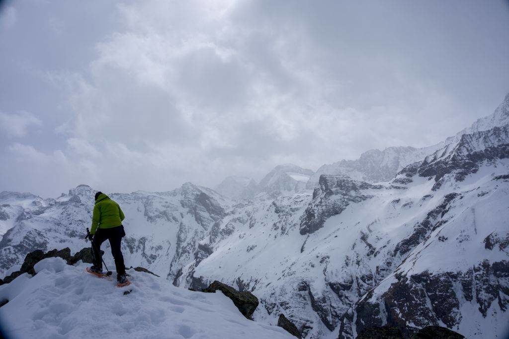 Day hike from Japan to the Italian Alps