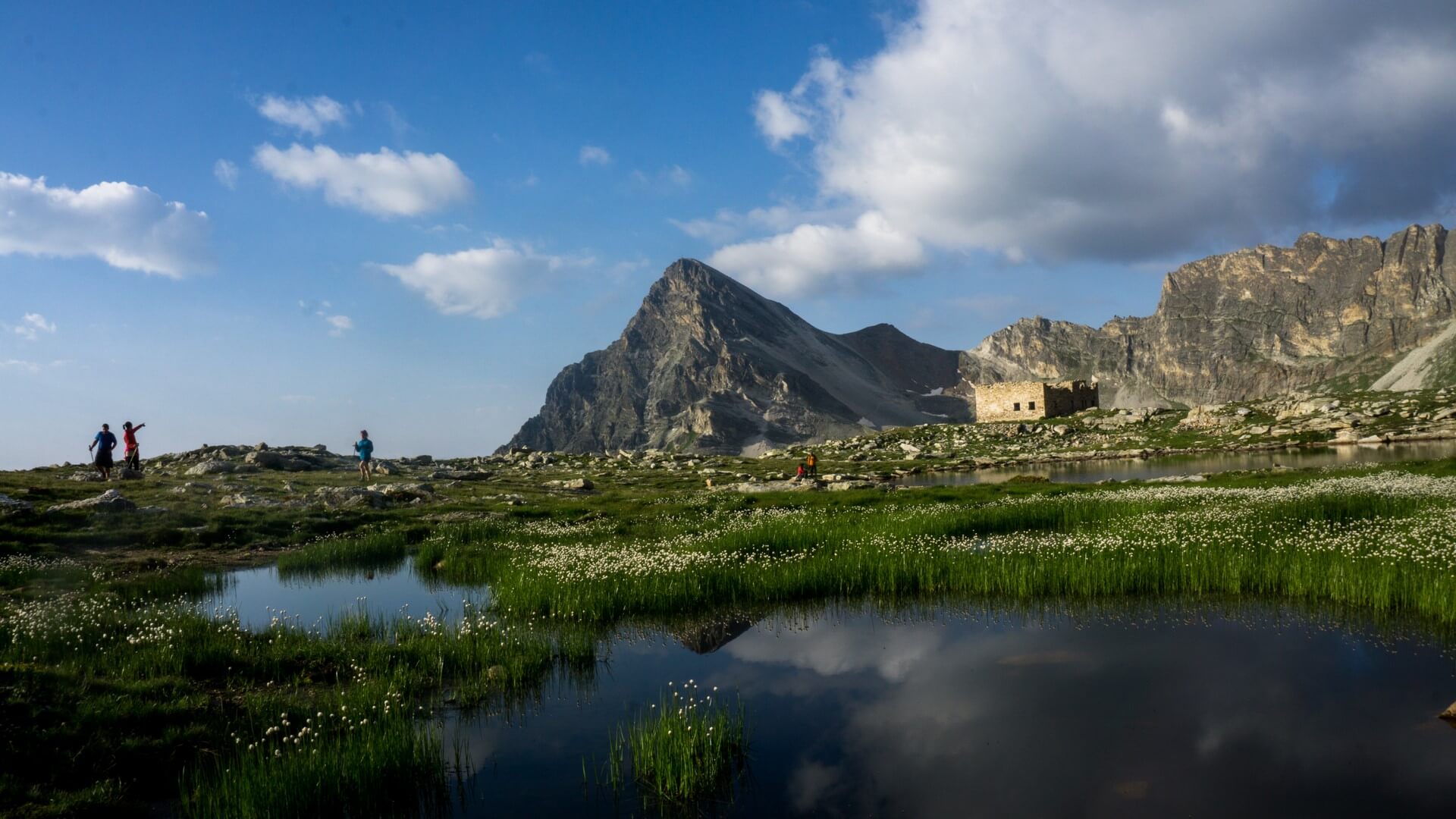 Upland-13-lakes-hike