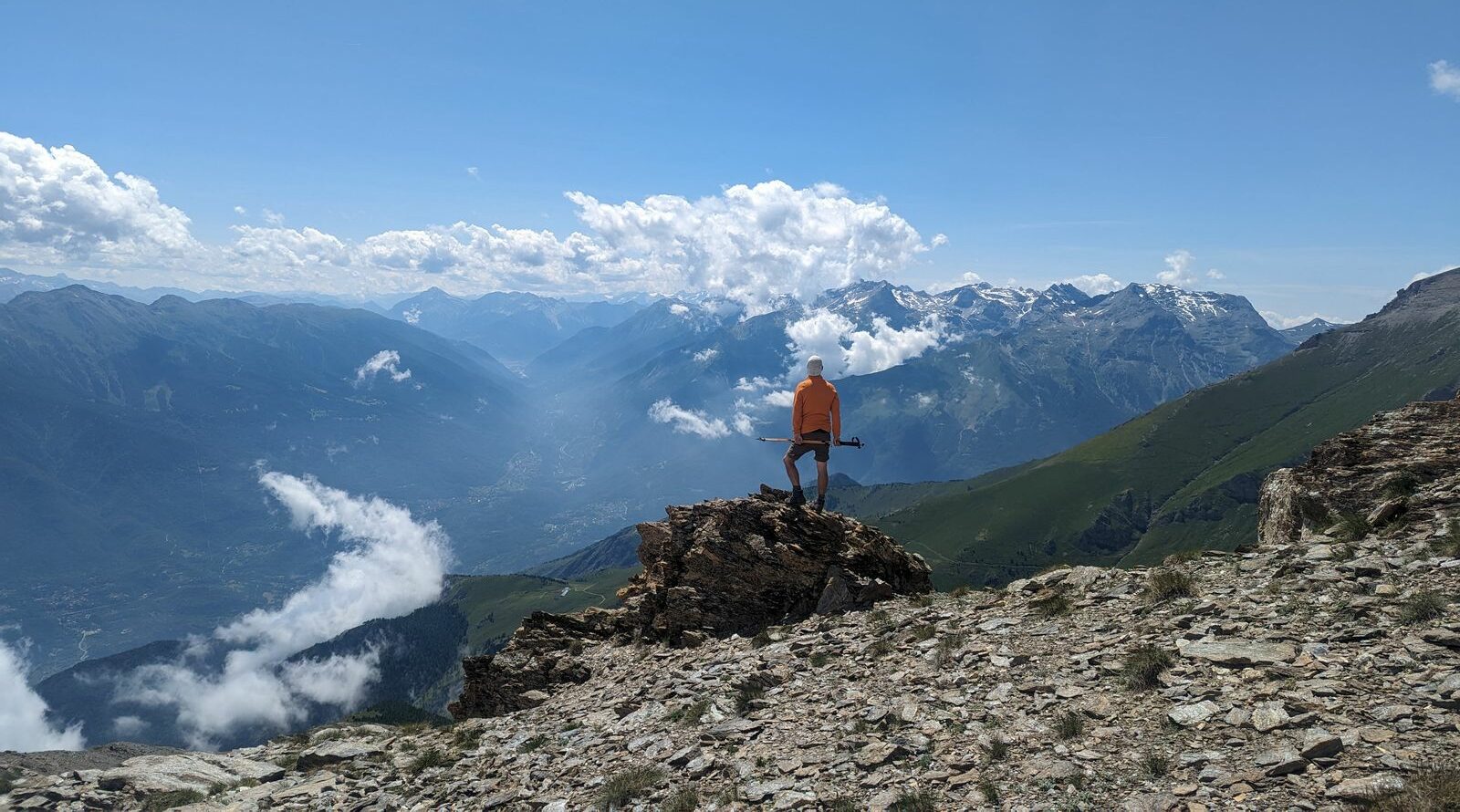 solo hiking in the alps