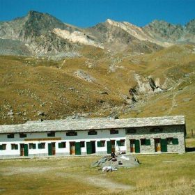 rifugio sella gran paradiso