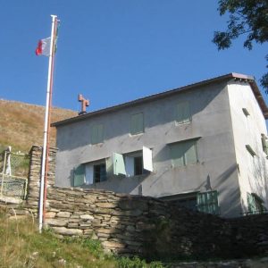 lake maggiore hiking shelter campiglione Maggiore Lake Trek